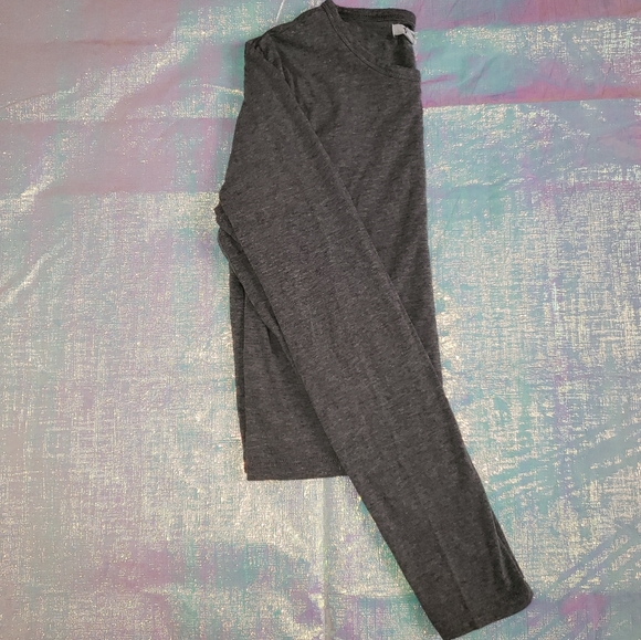 Basic Long-Sleeve Cropped Tee - Picture 2 of 3